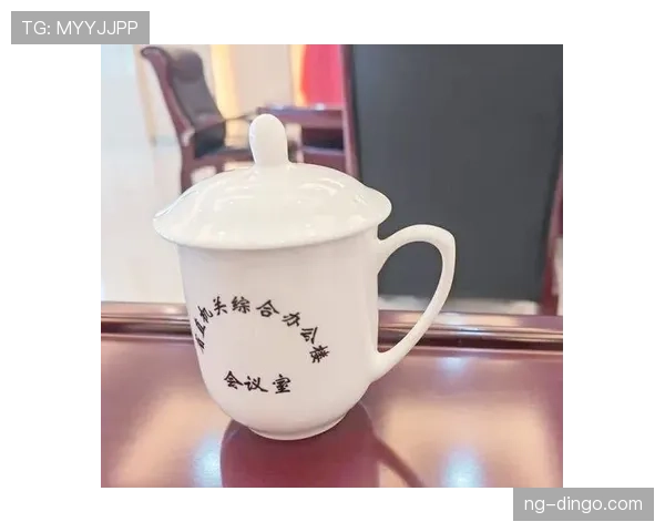 季丽萍居然能一天花光上万，听说连家里普通水杯都得她亲自挑！